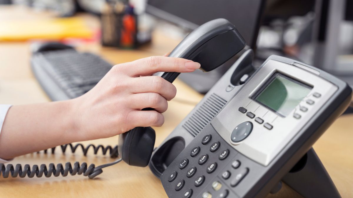 VoIP and Mobile Integration: The Modern Office Phone Solution